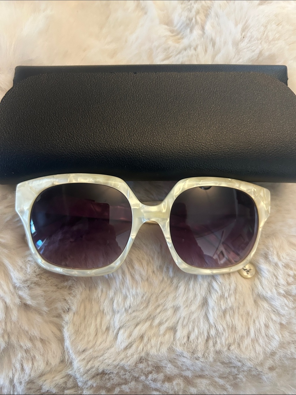 Zelzah pearlescent sunglasses